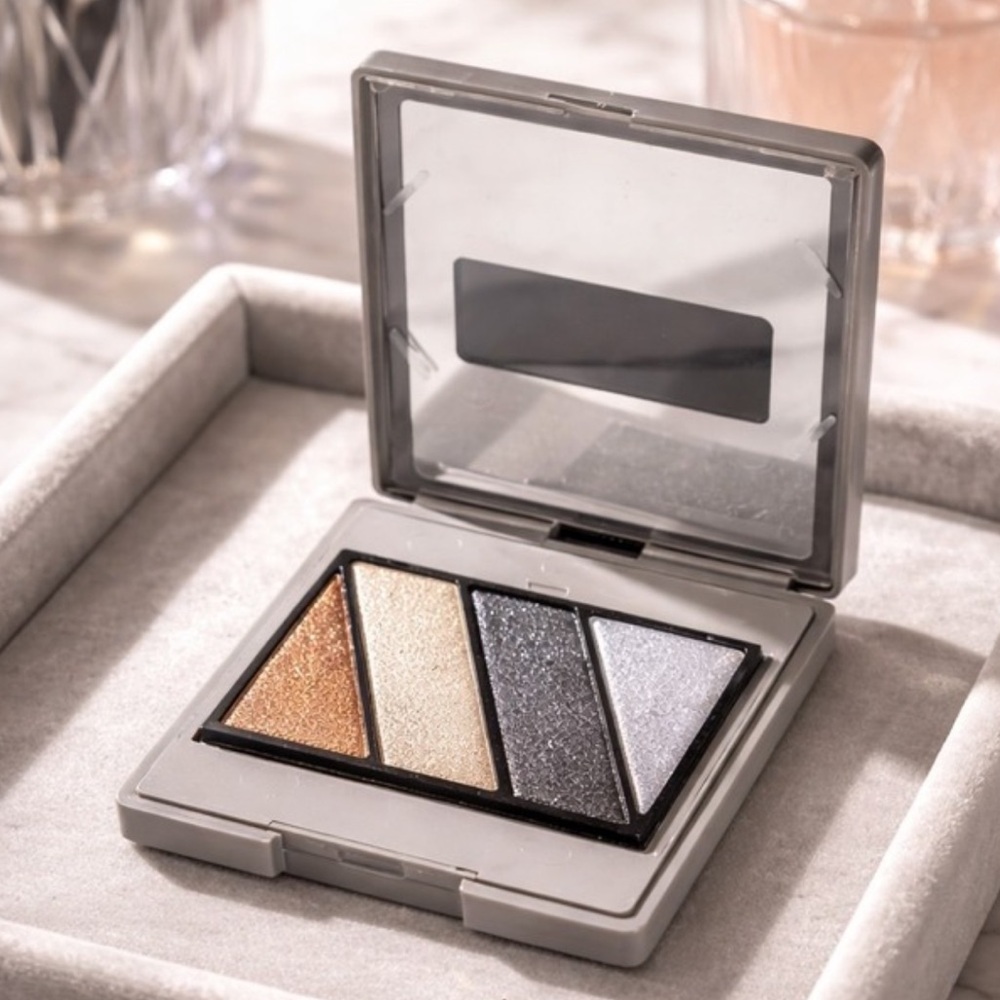 ✨💋Mary Kay Glam Eyeshadow Palette with Gold, Silver, and Black